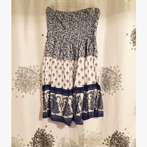 Strapless blue white patterned dress