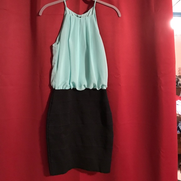 Mint green semi formal dress size 1/2 - Picture 1 of 3