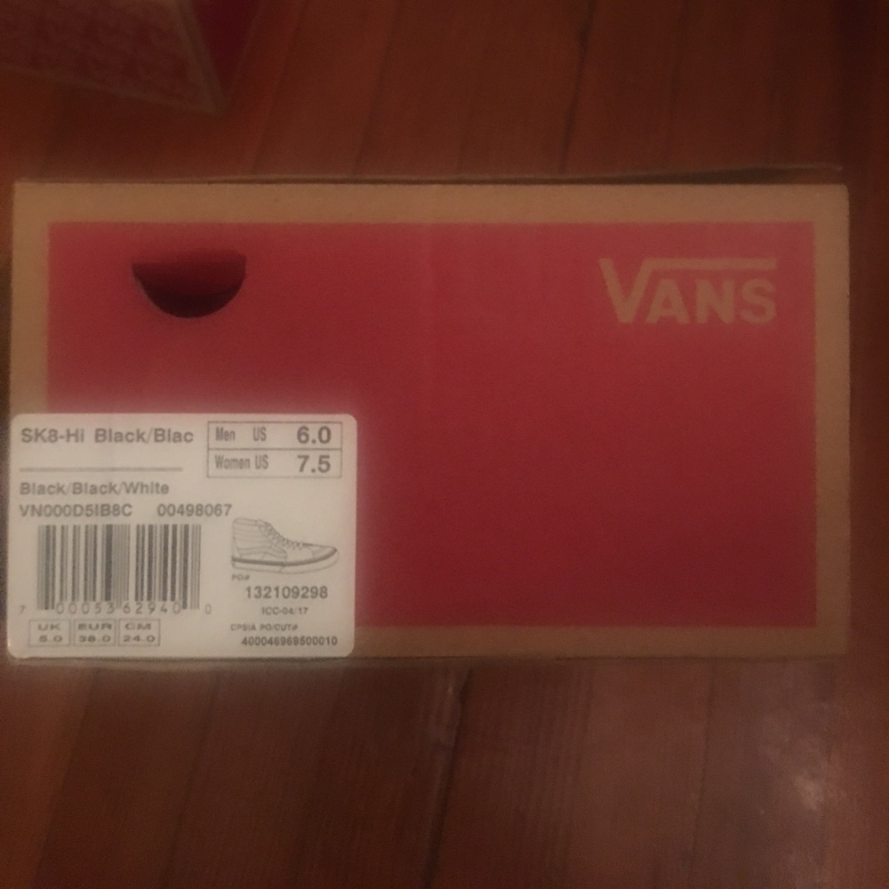 SK8-Hi Black & White Vans