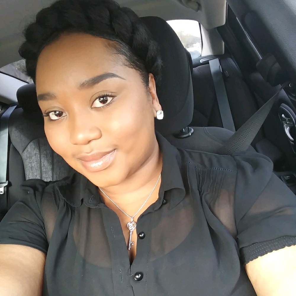 Meet your Posher, Miss