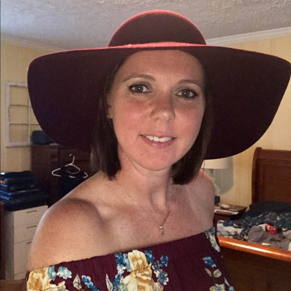 Meet your Posher, Lauren