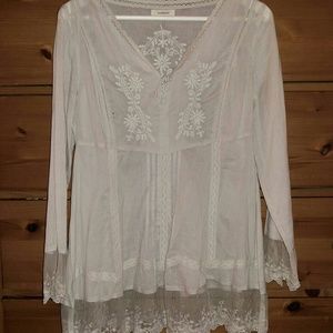 Lightweight tunic, best paired with a tank top.