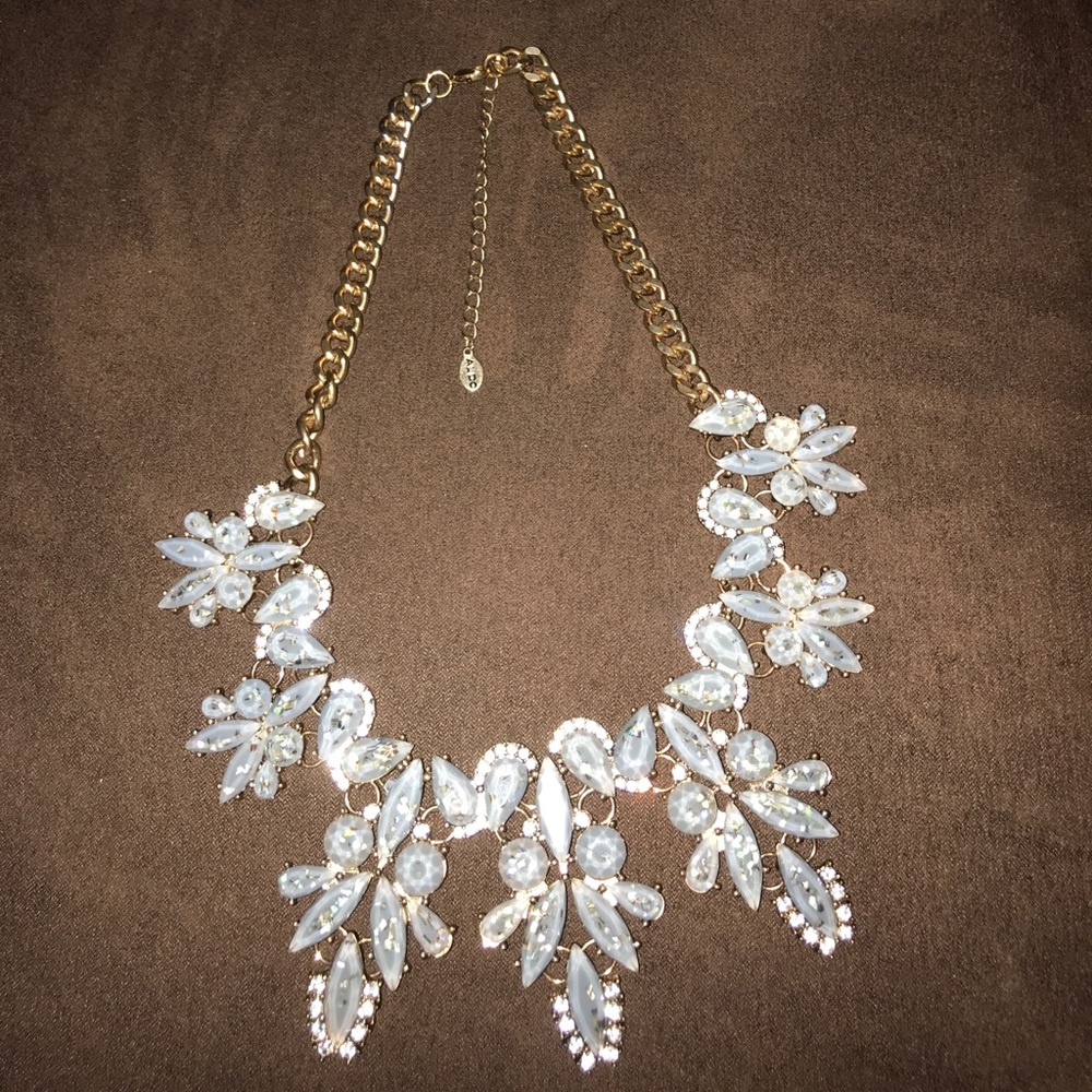 Beautiful hanging teardrop necklace