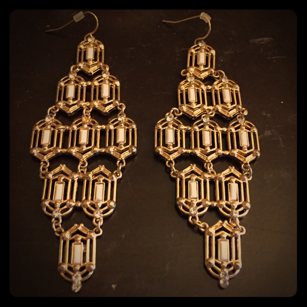 Classy Dangling Earrings