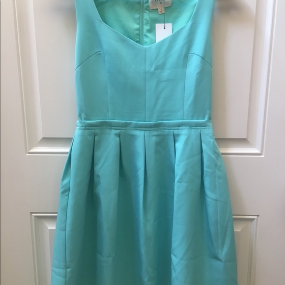 EXQUISITE DRESS - Picture 5 of 8