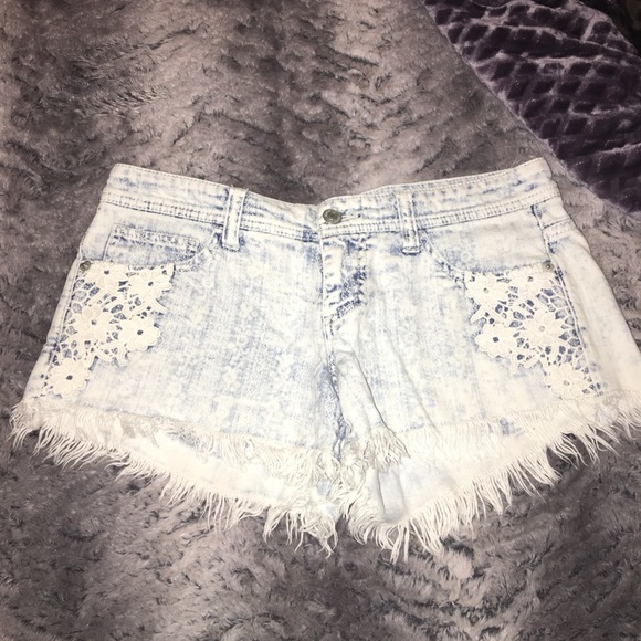 Denim shorts with lace sides - Picture 1 of 3