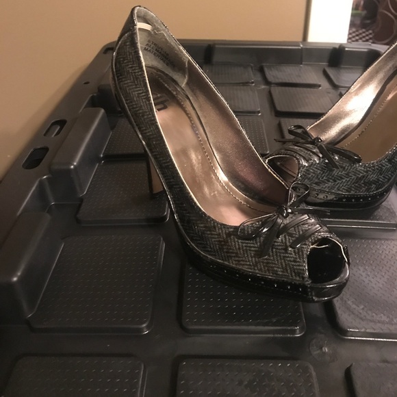 Heels - Picture 2 of 4