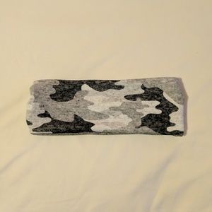 *never worn* lululemon headband