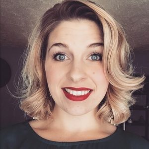 Meet your Posher, Hailey