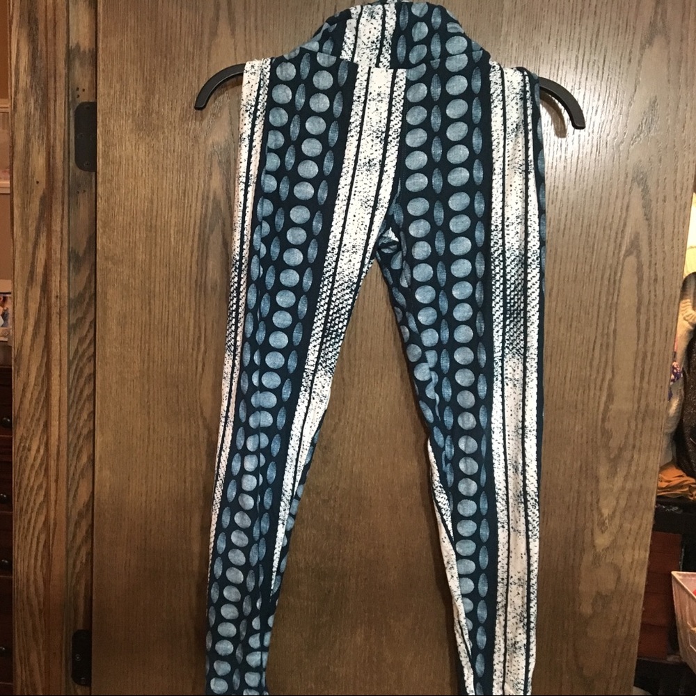 One size. Lularoe leggings
