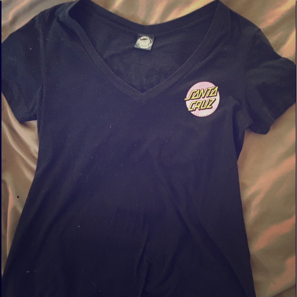 Santa Cruz V-neck