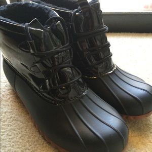 Rain boots size 9