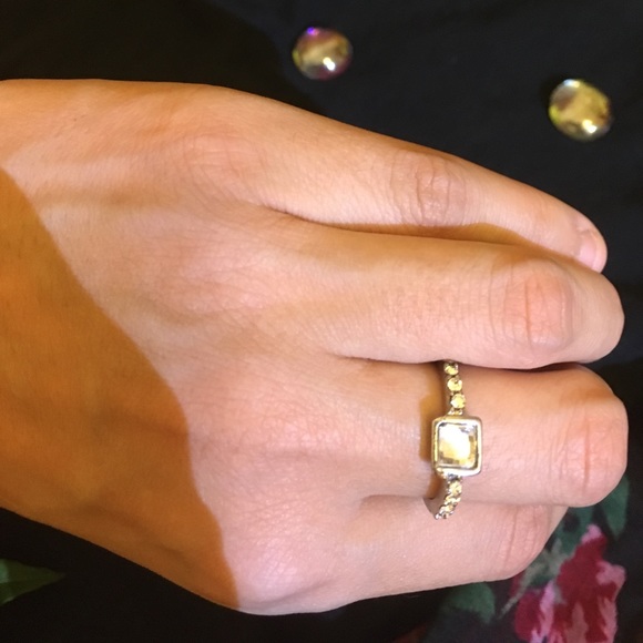 Size 8.25 square silver diamond gem ring - Picture 3 of 3