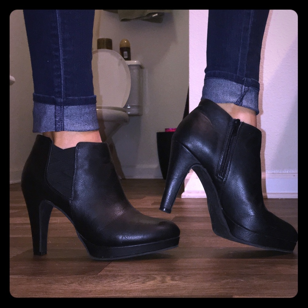 Maurice's black high heel booties
