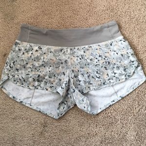 NWOT lululemon speed short Sz4 gray 4way stretch