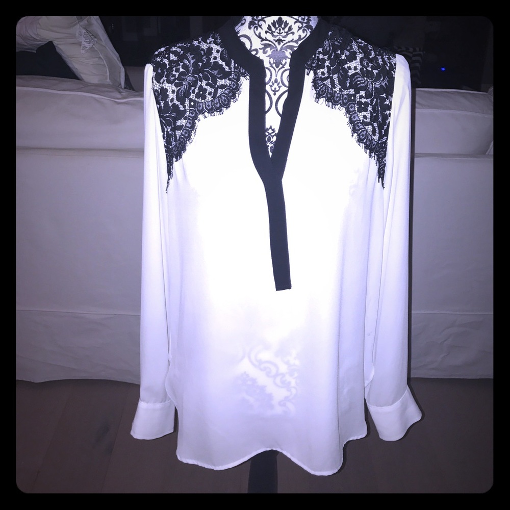 Karen Kane top medium