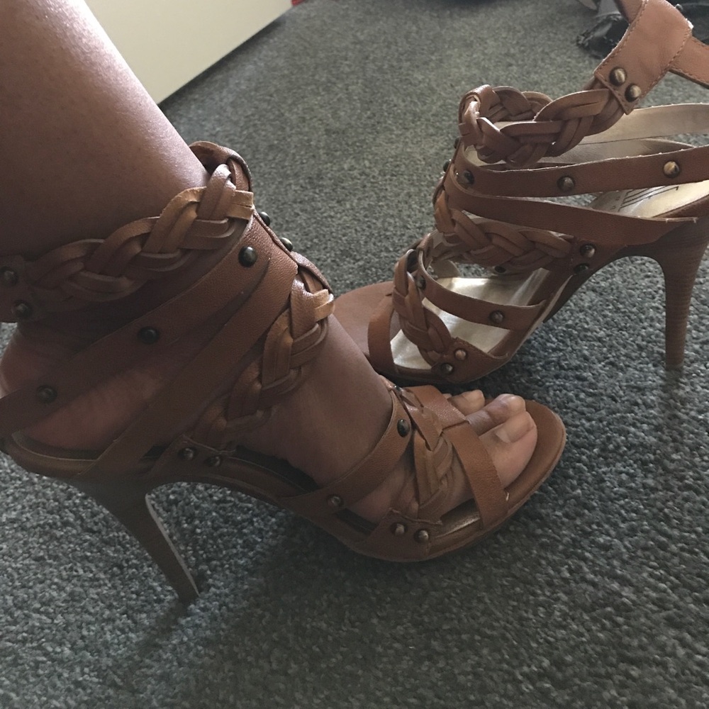Tan, multiple strap sandal