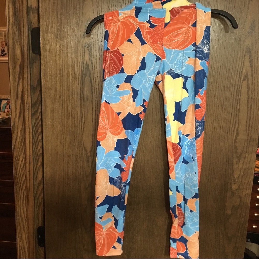 One size. Lularoe leggings.