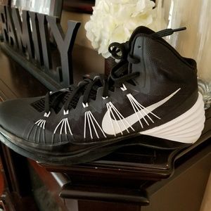 Nike hyperdunk size 12