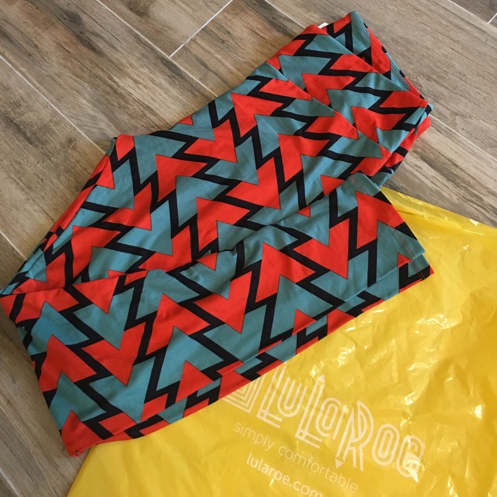 LuLaRoe Tall & Curvy leggings