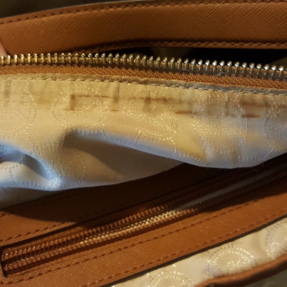 MK Purse - Picture 5 of 8