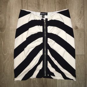BEBE Front Zipper Skirt