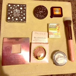 8pc Bronzer/Highlighter/Blush Makeup Bundle