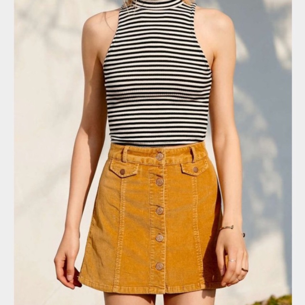 ATTENTION! ISO of a skirt like this!
