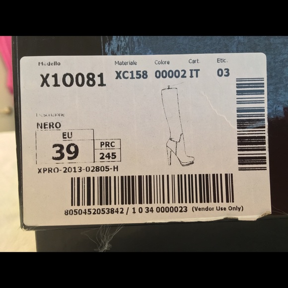 Giorgio Armani black leather healed boots - Picture 2 of 8