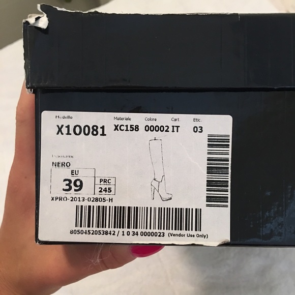 Giorgio Armani black leather healed boots - Picture 6 of 8