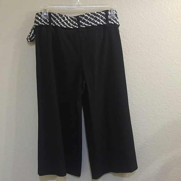 Capris - Picture 3 of 4