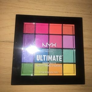 NYX Ultimate “Brights” shadow palette