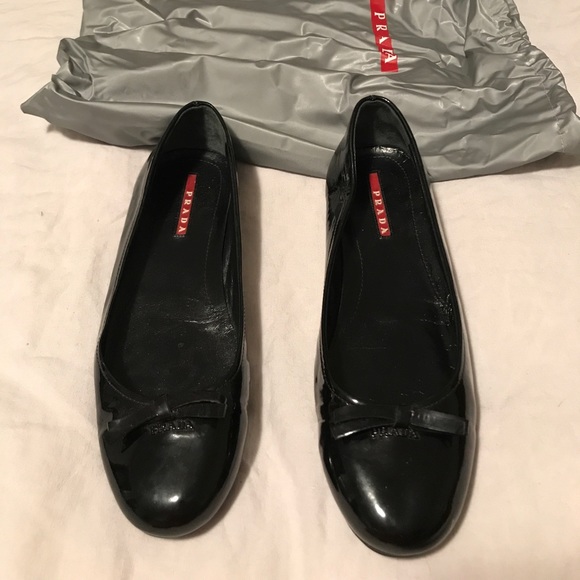 Patent leather PRADA flats w dust bag - Picture 1 of 6