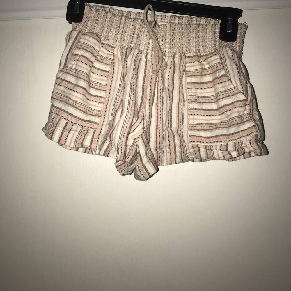 Comfy loose shorts!!