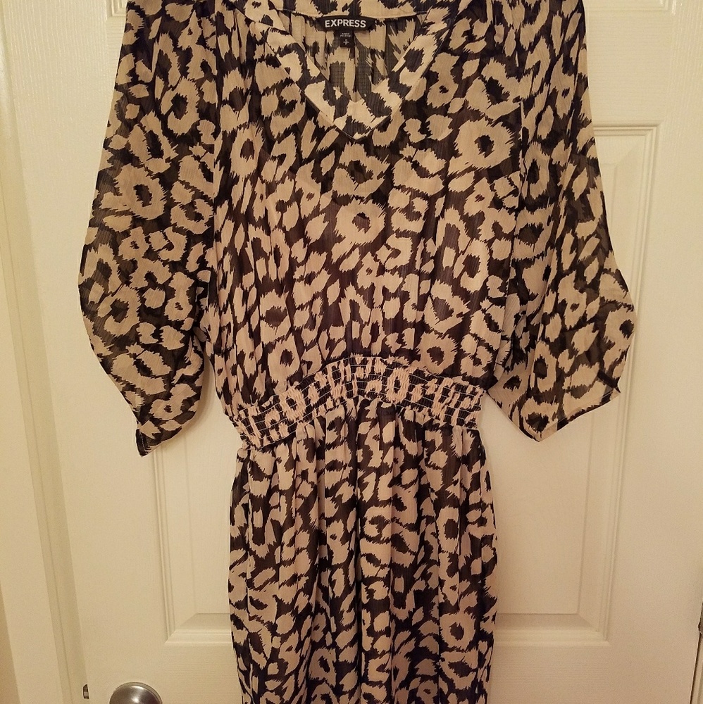 Little black&cream dress.