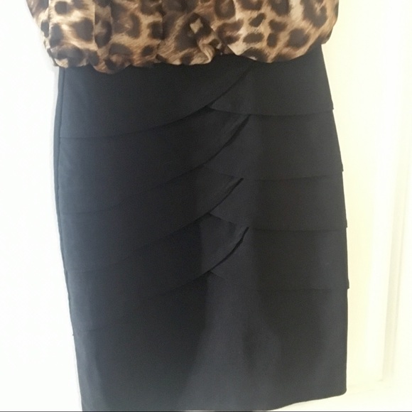Cheetah print dress with embellished collar - Picture 3 of 6