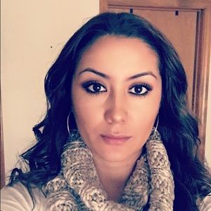 Meet your Posher, Gabriela