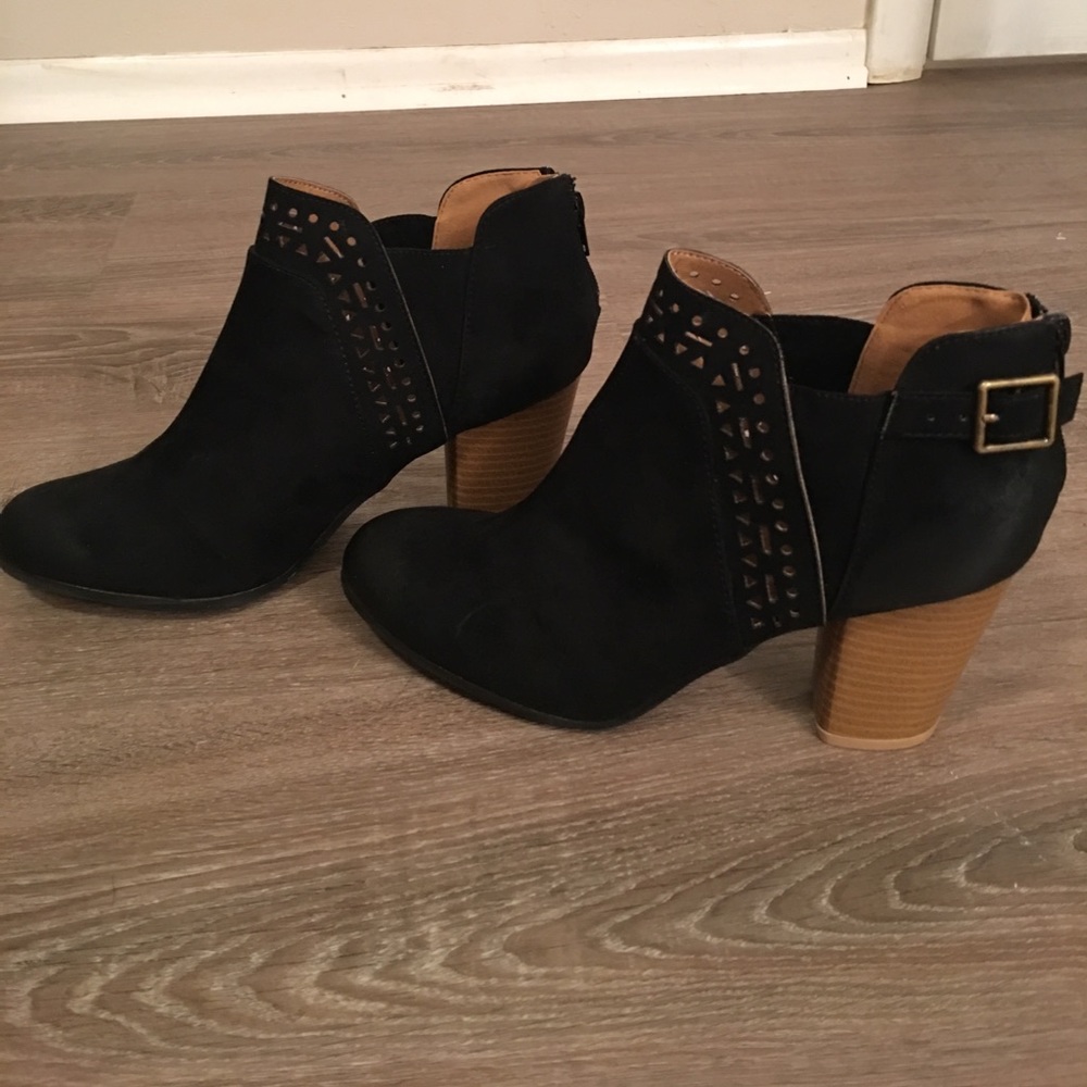 Black Distressed Ankle Bootie - Picture 7 of 8