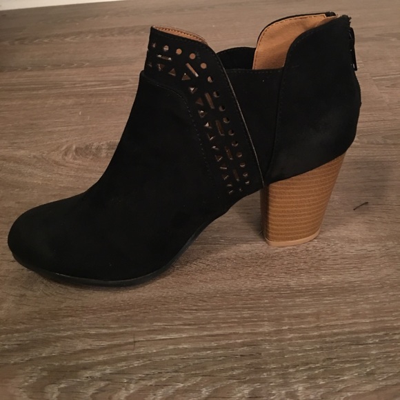 Black Distressed Ankle Bootie - Picture 4 of 8