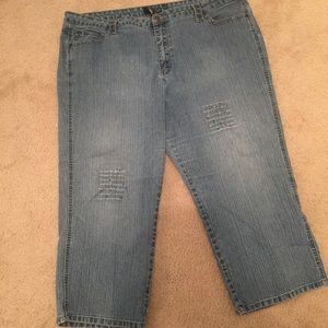 Plus Size Crop Jeans