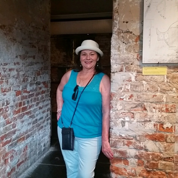 Meet your Posher, Vicky - Picture 1 of 1