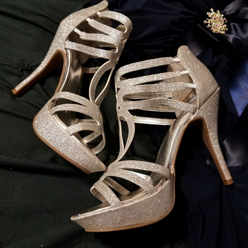 Super Glam, Silver Sparkly 4 Inch Heels