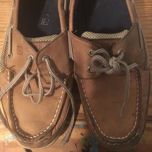 Sperrys size five
