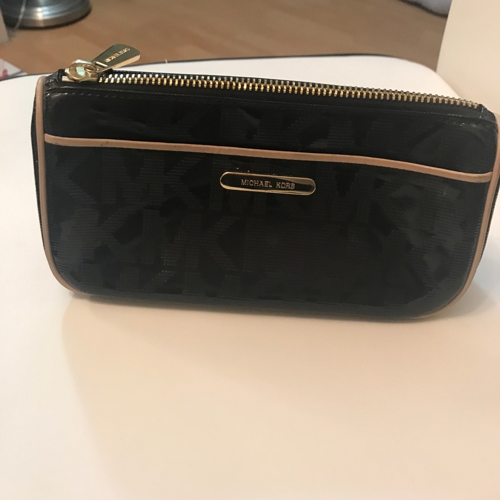 Micheal Kors make up bag