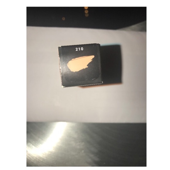 Fenty Beauty Foundation - Picture 2 of 3