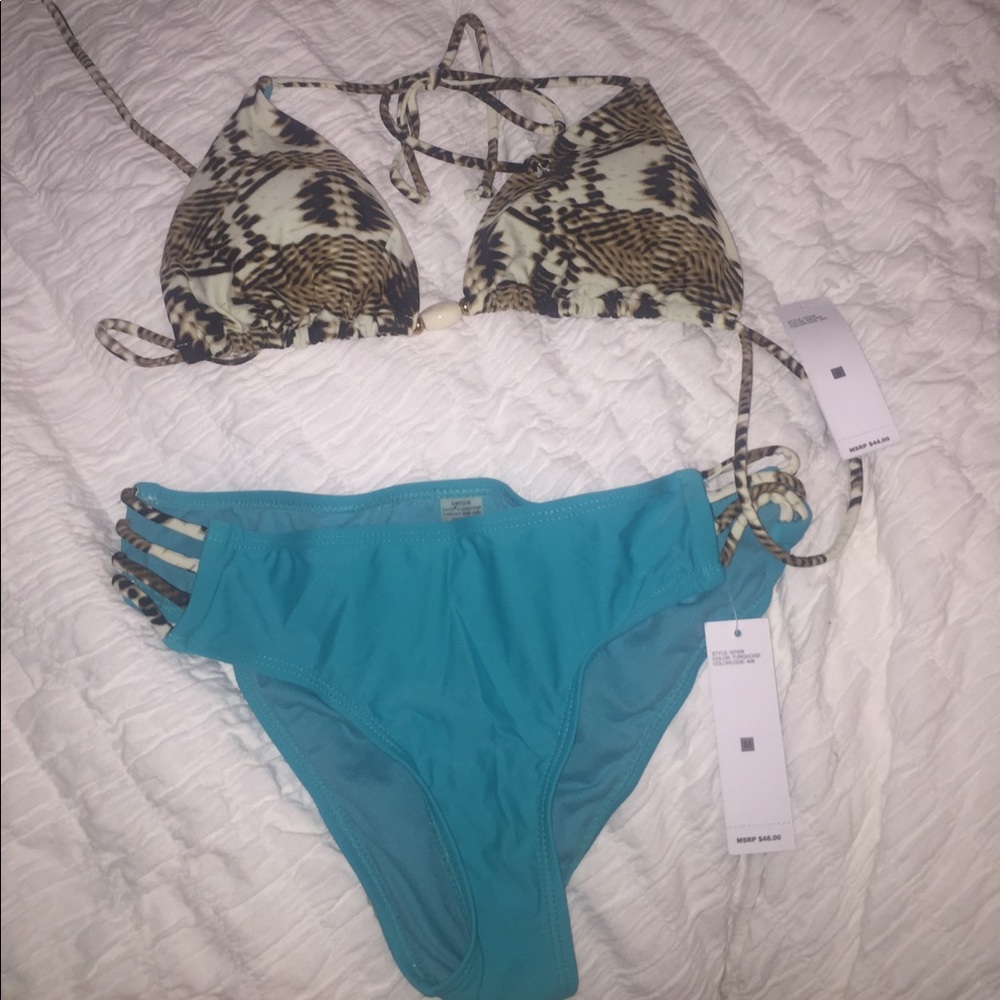 Kensie NEVER WORN (NWT) matching bikini set!
