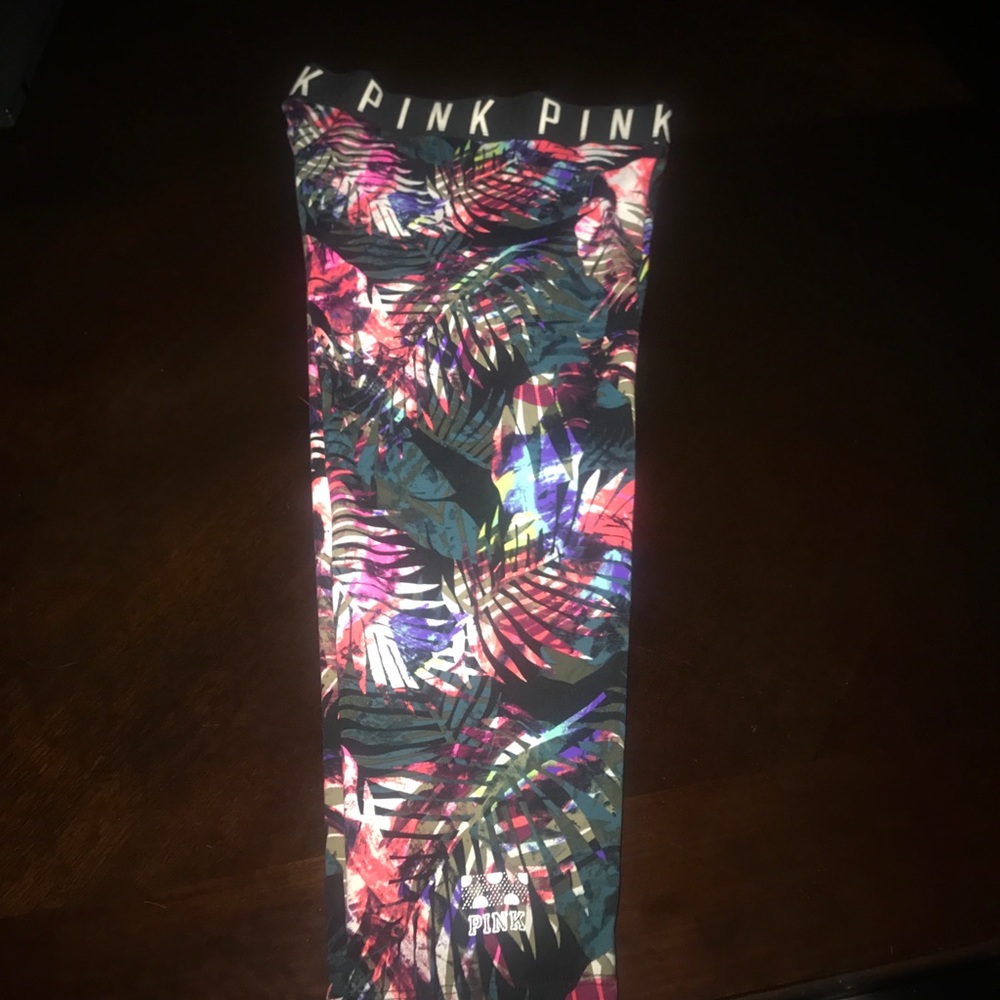 Victoria Secret PINK Capri leggings.