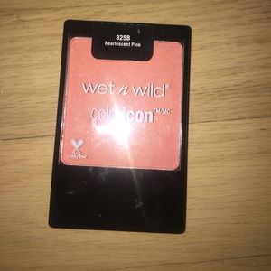 wet n wild coloricon™ blush in “Pearlescent Pink”