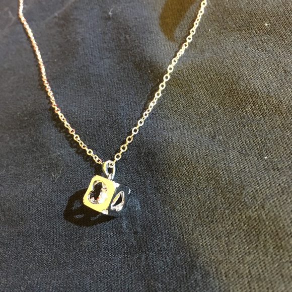 Captured diamond heart necklace - Picture 4 of 7