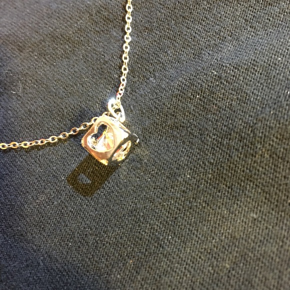 Captured diamond heart necklace - Picture 6 of 7